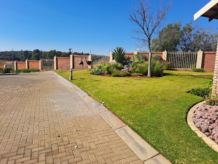 2 Bedroom Property for Sale in Langenhovenpark Free State